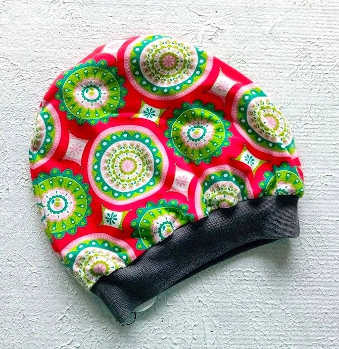 Kinder Beanie  BLUMENORNAMENTE / ab 18 Monaten