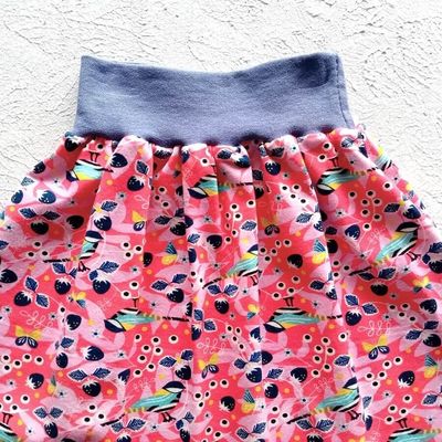 Kinderrock Tellerrock BEEREN in Gr. 110/116