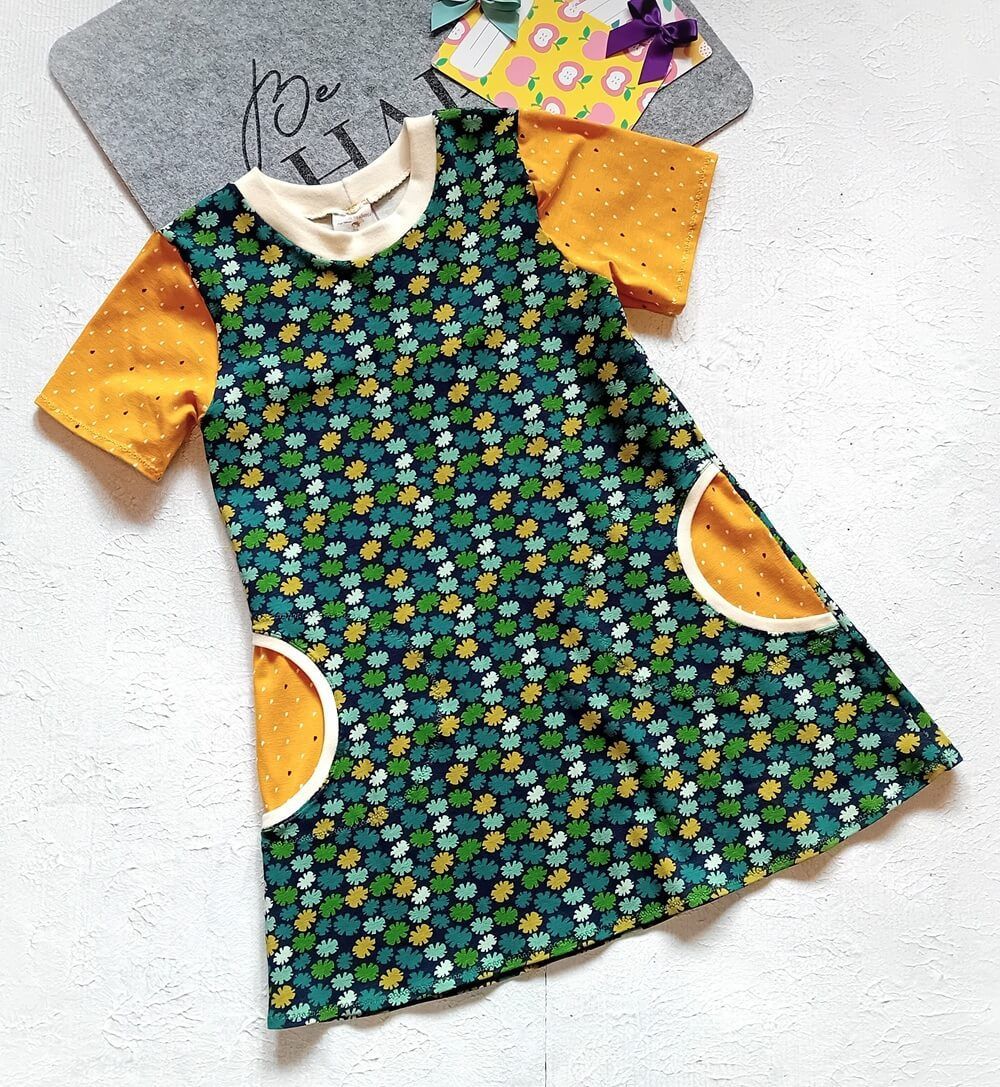 Kinderkleid Sommerkleid BLUMENSTECKER  in Gr. 122