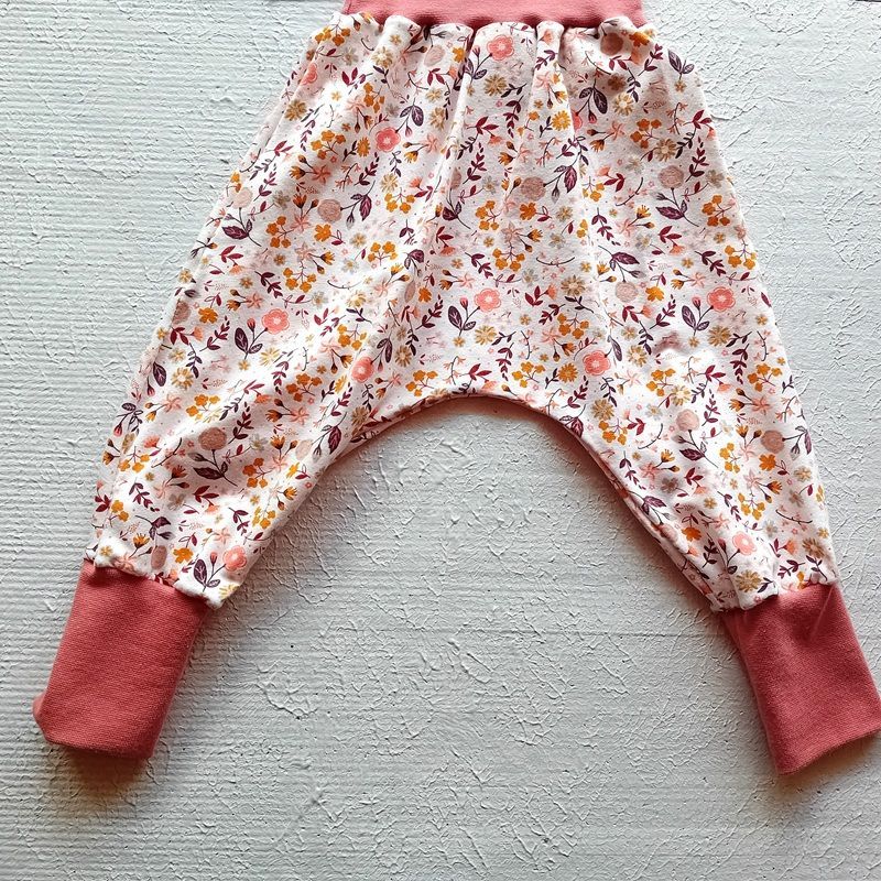Baby Pumphose BLUMEN in Gr. 74/80