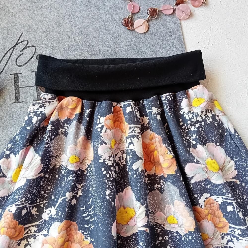 Damenrock Tellerrock WINTERBLUMEN in Universal Gr. 40-44