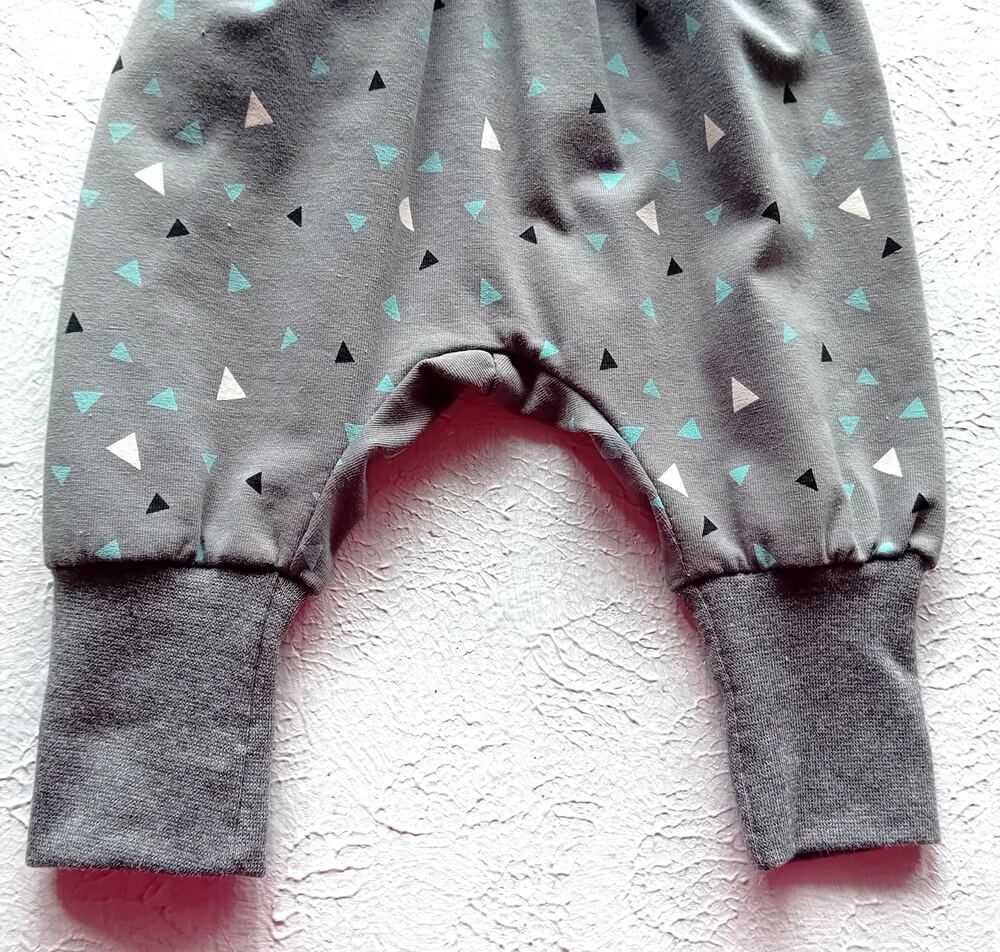 Baby Pumphose DREIECKE in Gr. 62/68