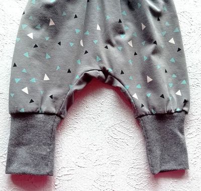 Baby Pumphose DREIECKE in Gr. 62/68