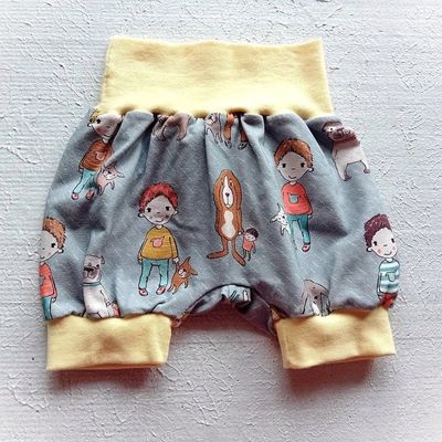 Babyshorts HUNDE in Gr. 68/74 Babyshorts HUNDE in Gr. 68/74