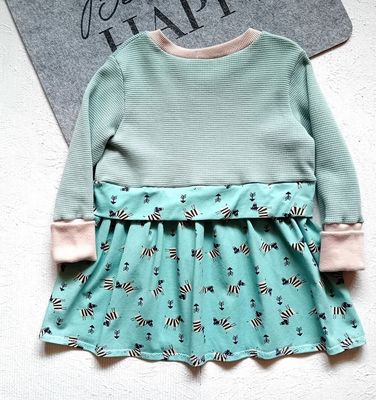 Girly Sweater ZEBRAS in Gr. 92