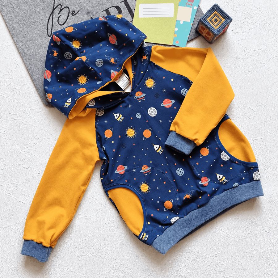 Kapuzenpullover Jungen GALAXY in Gr. 104 und 116 Kapuzenpullover Jungen GALAXY in Gr. 104 und 116