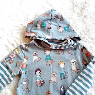 Kapuzenpullover Jungen HUNDE in Gr. 110/116