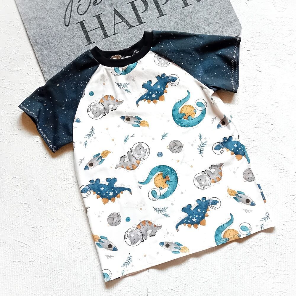 Kinder T-Shirt WELTRAUMDINOS in Gr. 128 und Gr. 134