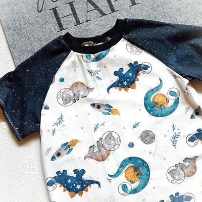 Kinder T-Shirt WELTRAUMDINOS in Gr. 128 und Gr. 134