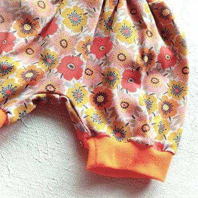 Kindershorts SOMMERBLUMEN in Gr. 80-92