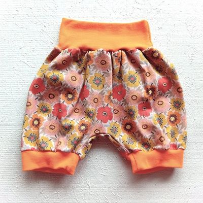 Kindershorts SOMMERBLUMEN in Gr. 80-92