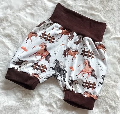 Kindershorts PFERDE in Gr. 80-92