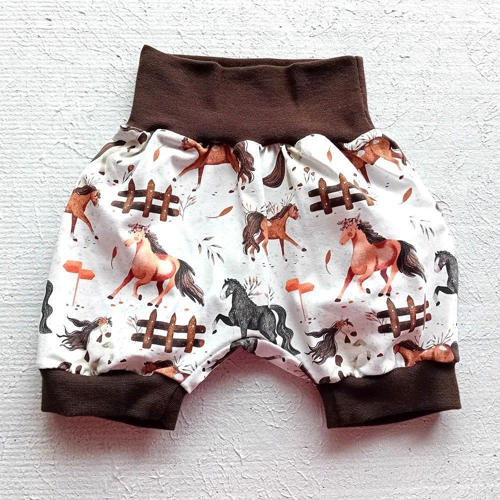 Kindershorts PFERDE in Gr. 80-92