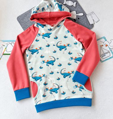 Kapuzenpullover Kinder Hoodie DRACHENAUSFLUG in Gr. 134 Kapuzenpullover Kinder Hoodie DRACHENAUSFLUG in Gr. 134