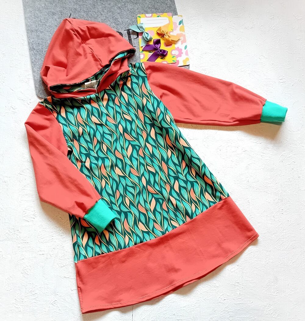 Kapuzenkleid Kinder langarm BLATTRANKEN in Gr. 122