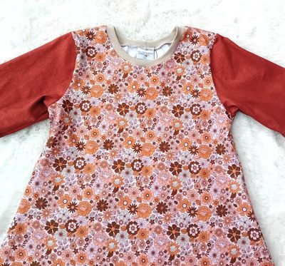 Kinderkleid Sommerkleid BLUMIG in Gr. 116