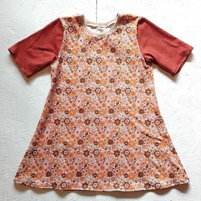 Kinderkleid Sommerkleid BLUMIG in Gr. 116