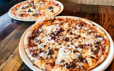 Pizza Family Meal (Feeds 6 to 8)