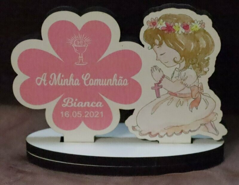 Moldura menina a rezar