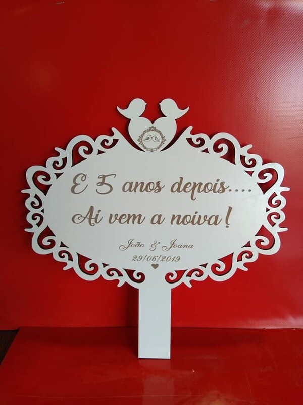 Placa de entrada com pé