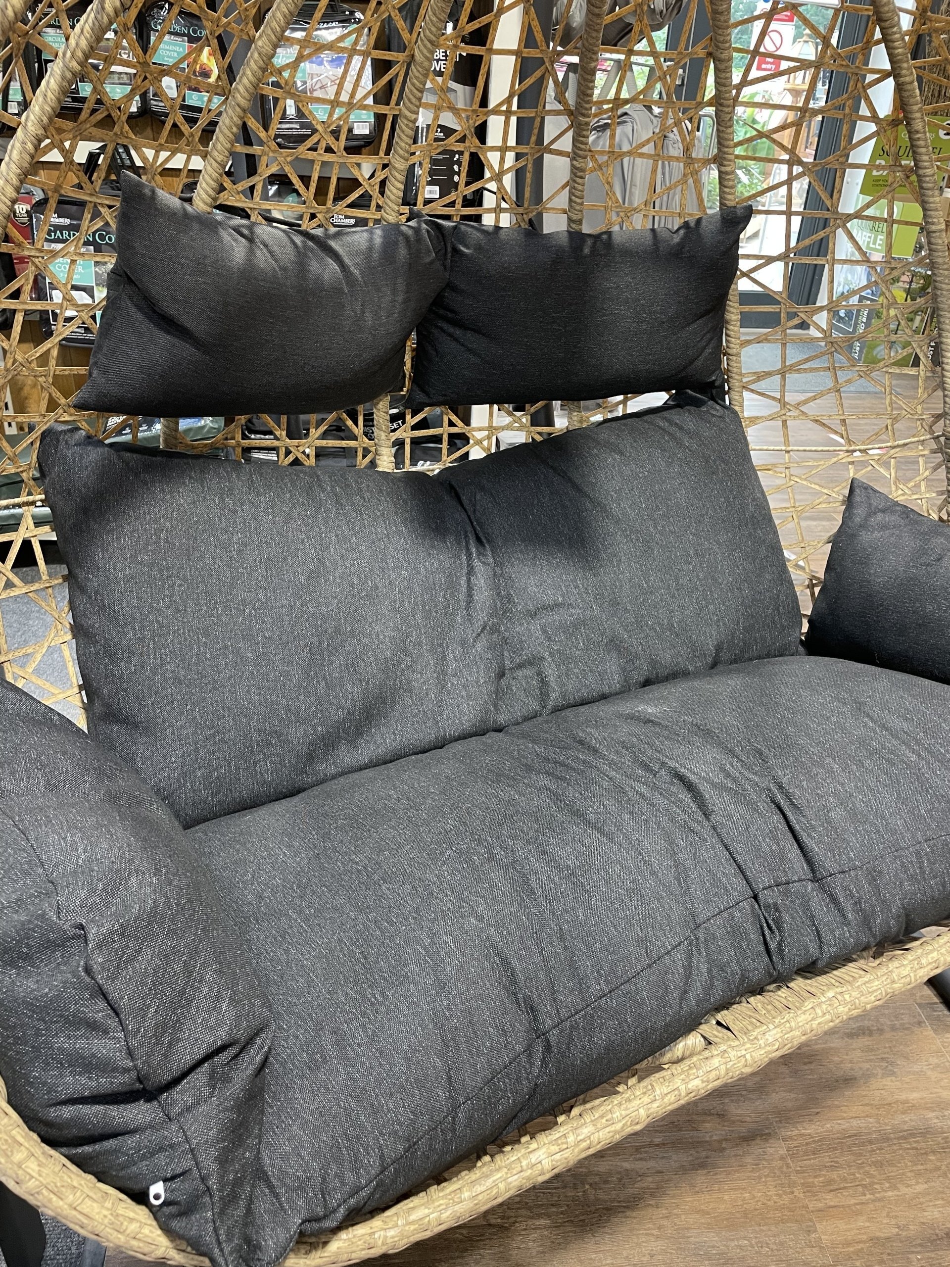 Double Egg Chair Dobbies