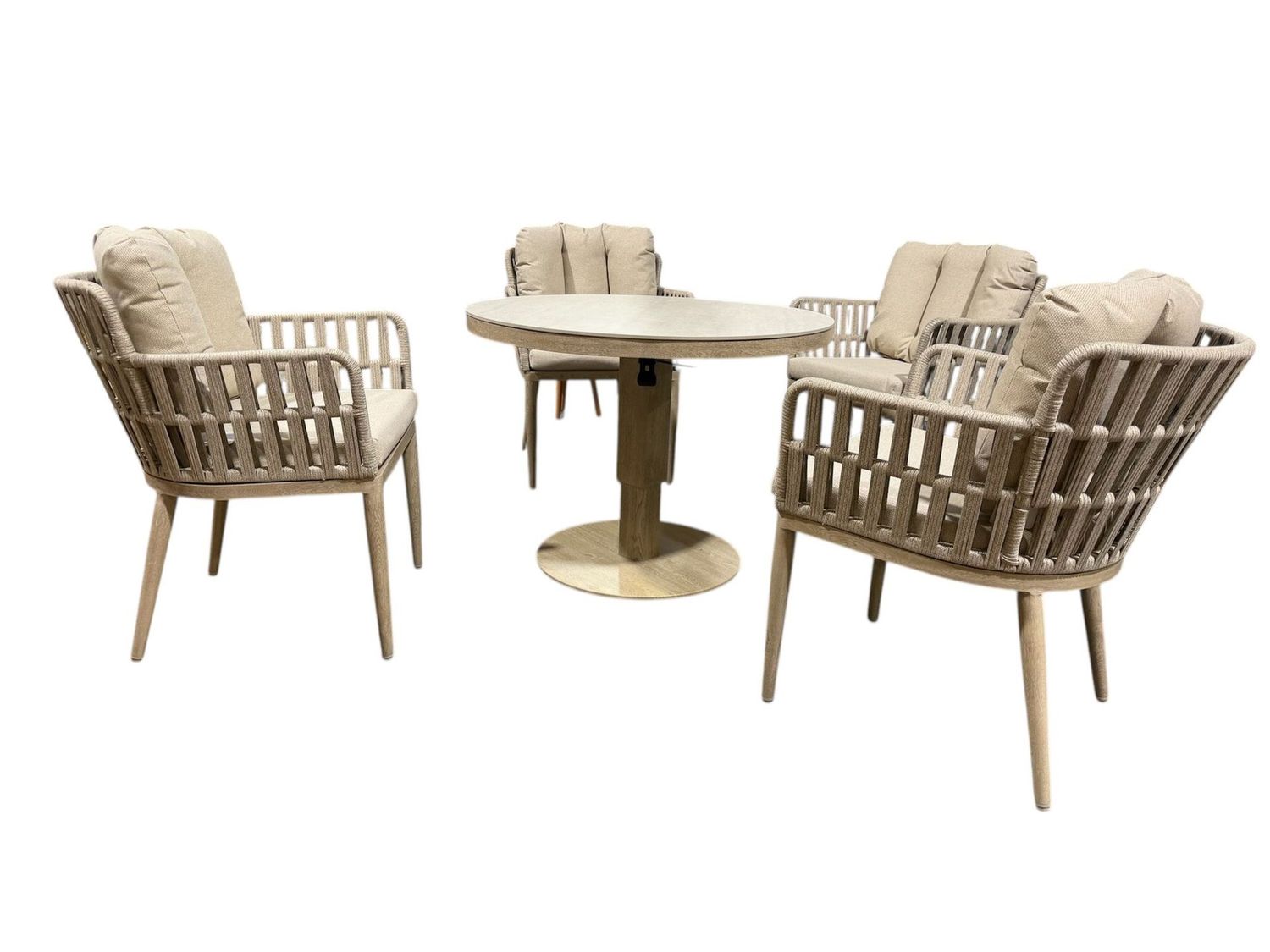 Samoa 4 Seater Dining Set with free cover Samoa 4 Seater Dining Set with free cover