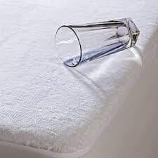 WATERPROOF MATRESS PROTECTOR 