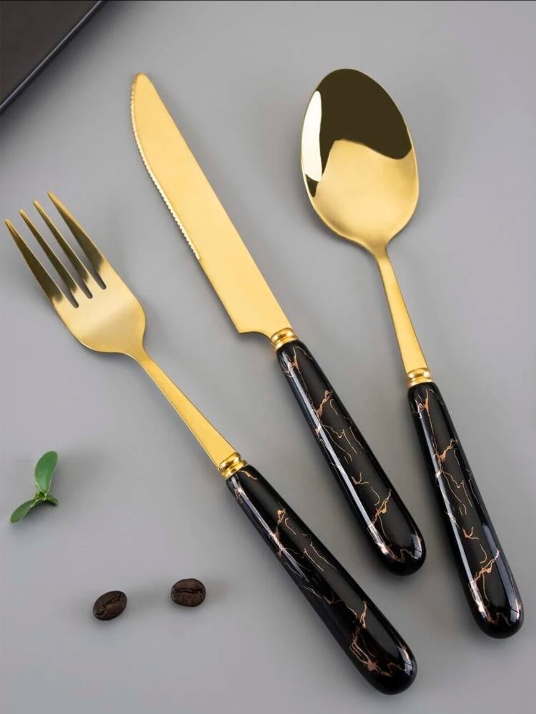 MARBLE CURLERY SET - BLACK/GOLD