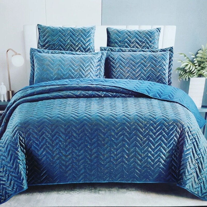 PLUSH MARBLE VELVET QUILT SET