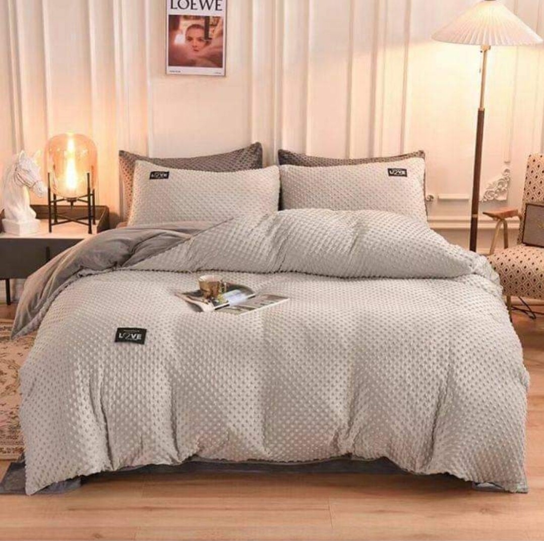 TUFTED FLEECE COMFORTER SET RED STONE