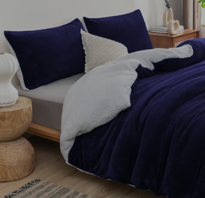 FLEECE SHERPA COMFORTER