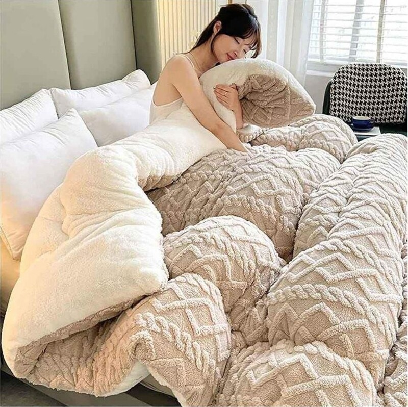 GEOMETRIC FLEECE COMFORTER- BULK