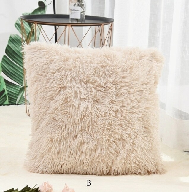 FLUFFY SCATTER PILLOW