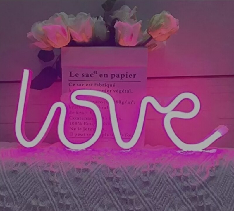 PINK LOVE LED WALL LIGHT