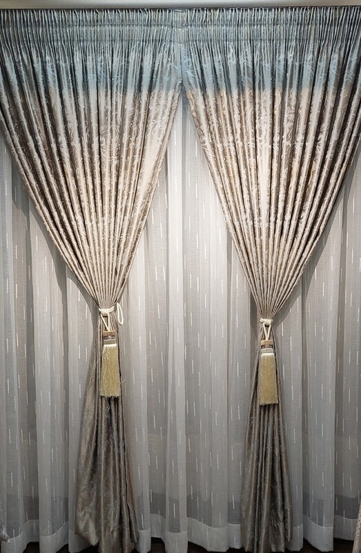 MOTLEY CURTAIN GOLD 5M