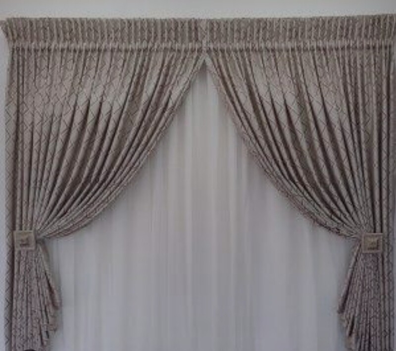 DIAMOND STUD CURTAIN SET 3M- GOLD