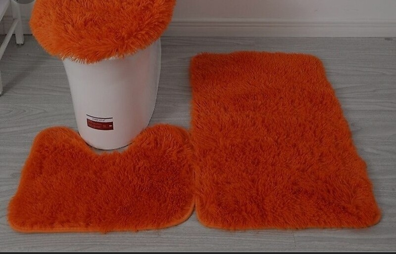 ORANGE FLUFFY BATHROOM SET