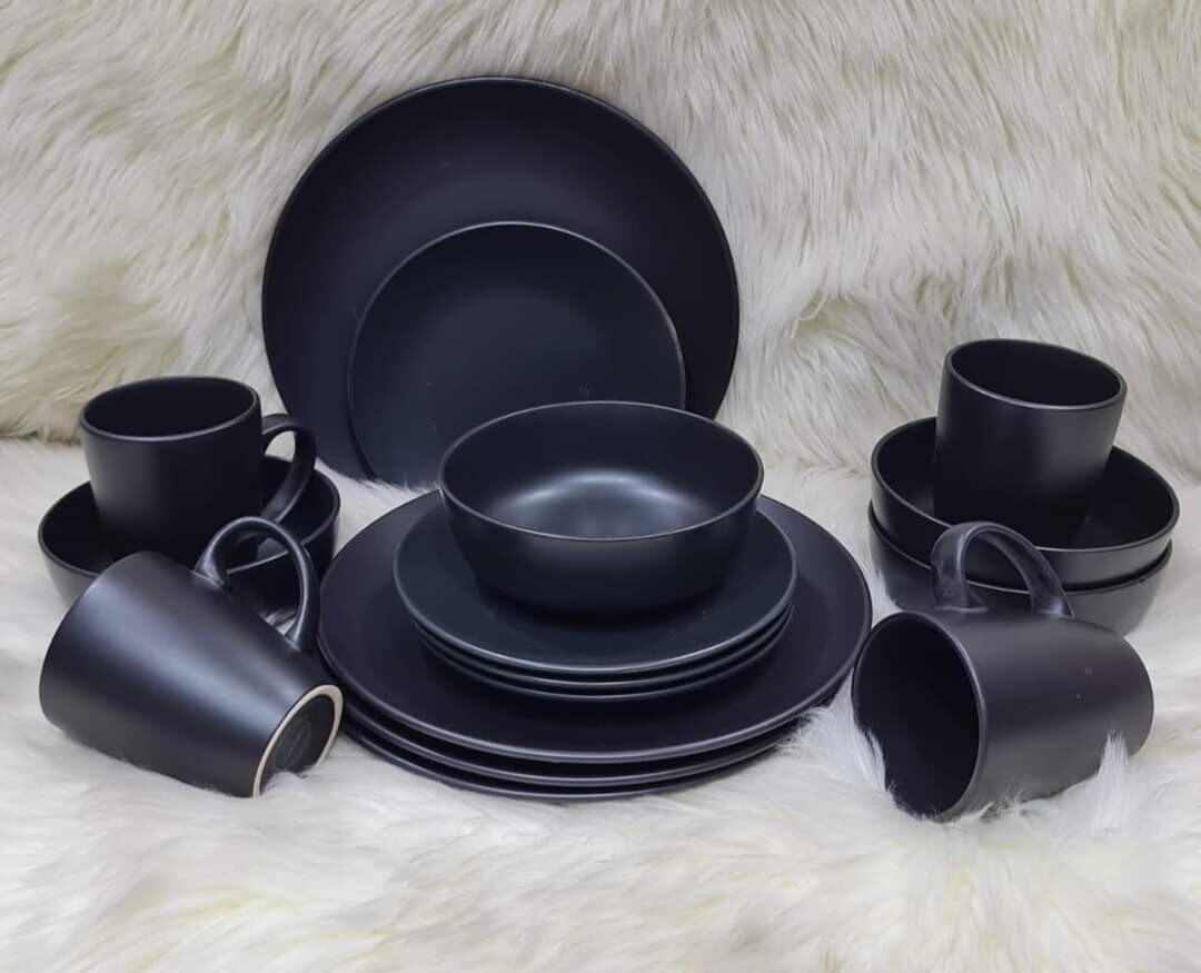 BLACK MATTE DINNER SET 16P
