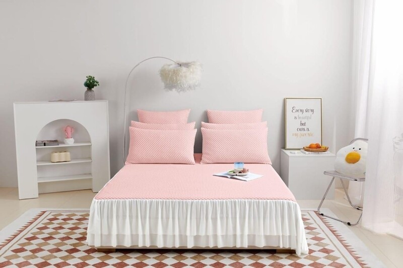 VELVET FRILLED QUILT SET