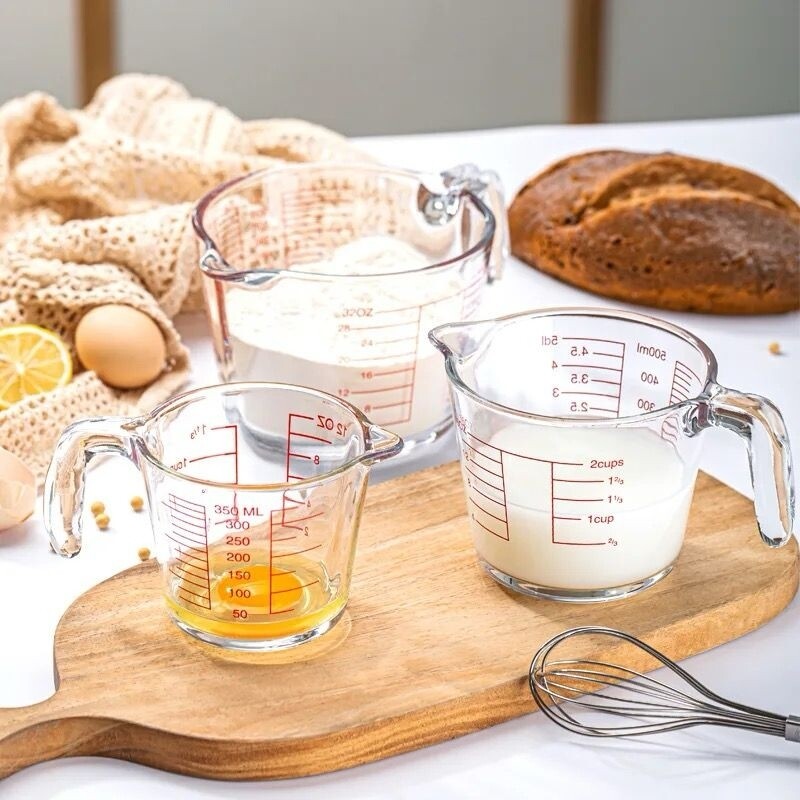 GLASS MEASURING JUG