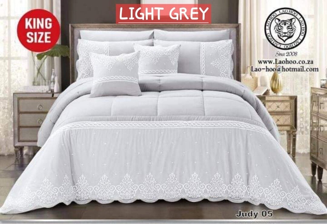 LACE COMFORTER SET