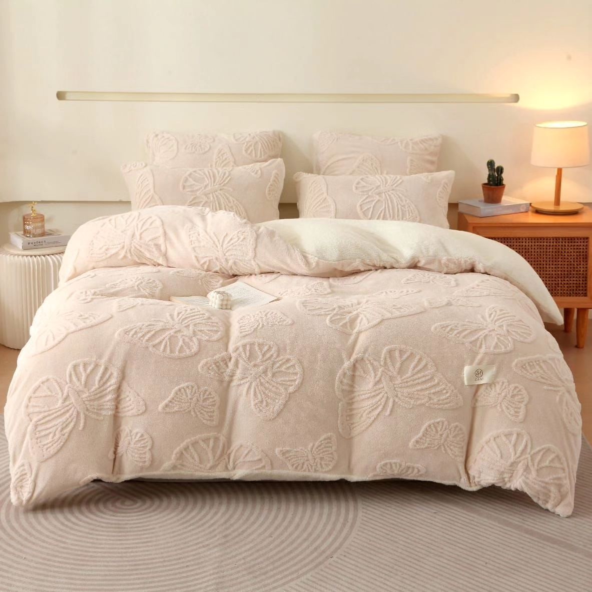 BUTTERFLY FLEECE COMFORTER