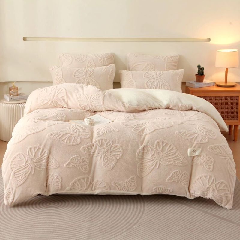 BUTTERFLY FLEECE COMFORTER