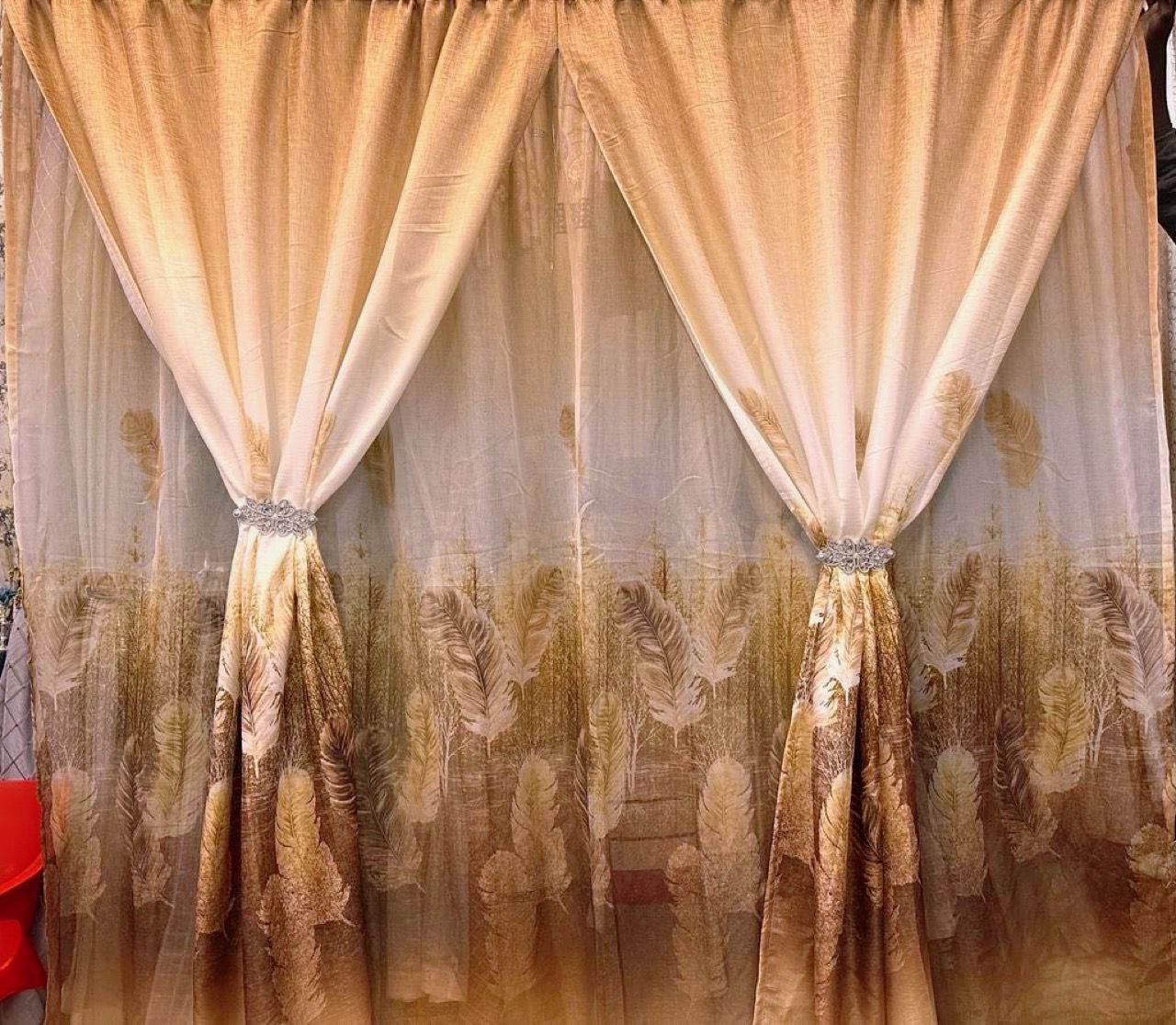 FEATHER GRADIENT CURTAIN SET GOLD