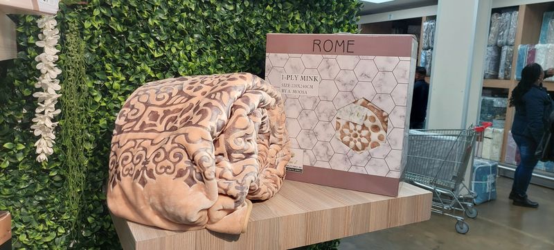 ROME 3D BLANKET- CARAMEL
