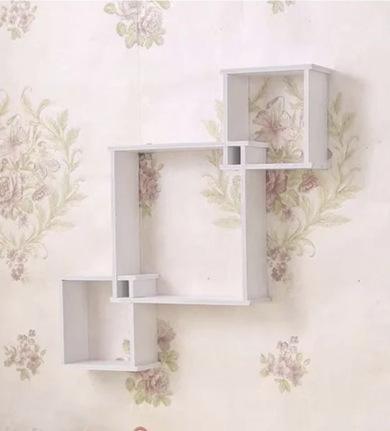 FLOATING SHELVES