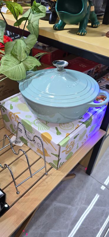 MINT CONE CASSEROLE DISH