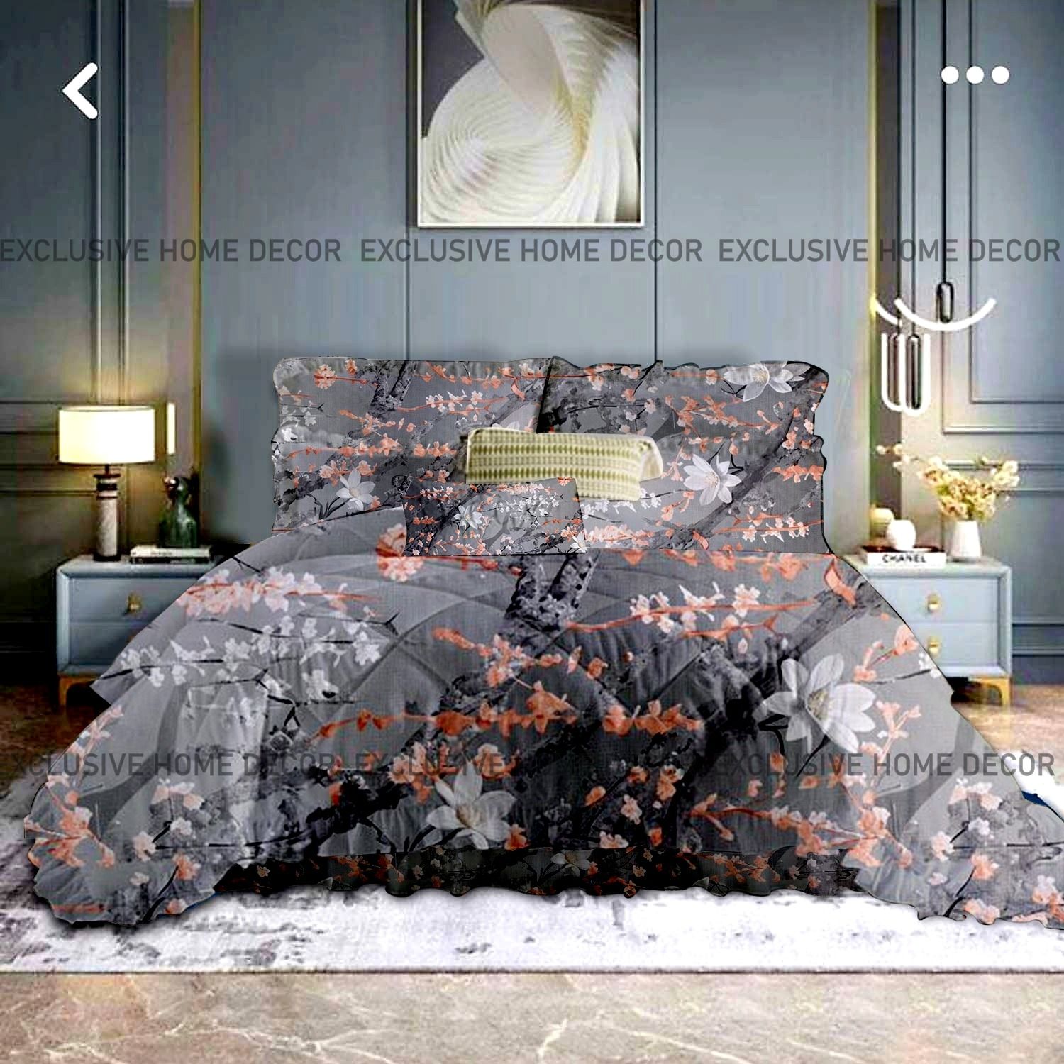 HOLLY FRILLED COMFORTER