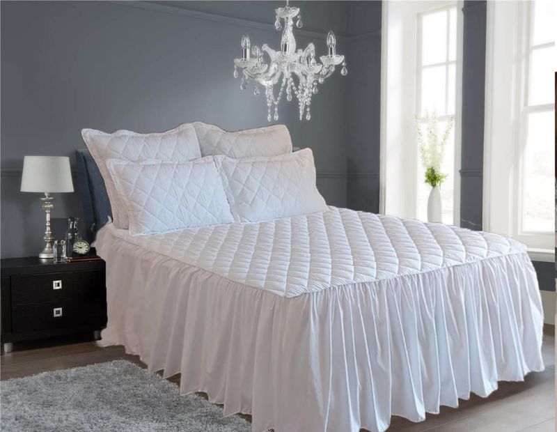 DIAMOND FRILLED QUILTED BEDDING SET