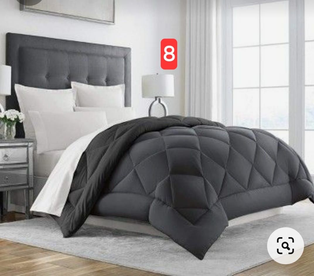 REVERSIBLE COMFORTER SET